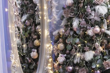 Noel ya da yeni yıl dekorasyonu ev dekorasyonu konsepti. Renkli resim