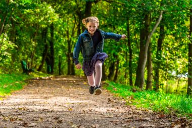 mutlu çalışan çocuk