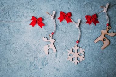 Noel ve yeni yıl sezon dekorasyon ile çerçeveli. Kış tatil Tema. Metin ve dilek için alan