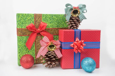 renkli hediye paketleri, yılbaşı, Sevgililer günü.