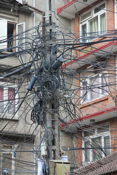 Le chaos des câbles — Photo