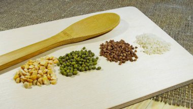 Tahtadaki farklı tahtalar..