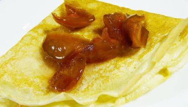 Apple Jam ile sıcak krep.