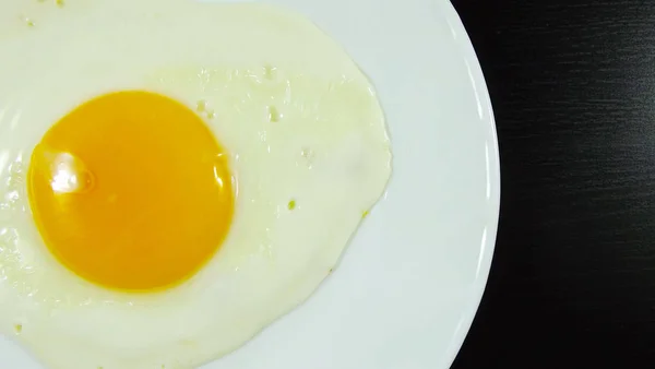 Kahvaltı Için Lezzetli Kızarmış Yumurta — Stok fotoğraf