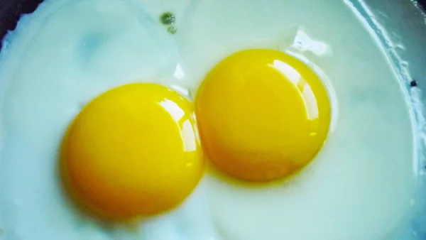 Pyszne Świeże Jaja Jajecznica Śniadanie — Zdjęcie stockowe