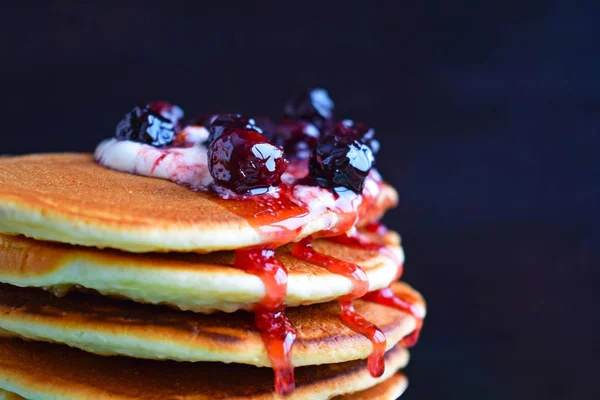 Delicious Pancakes Sour Cream Berries — Stock Photo, Image