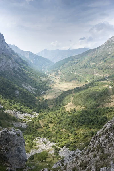 Saliencia údolí, městě Somiedo přírodní rezervace — Stock fotografie