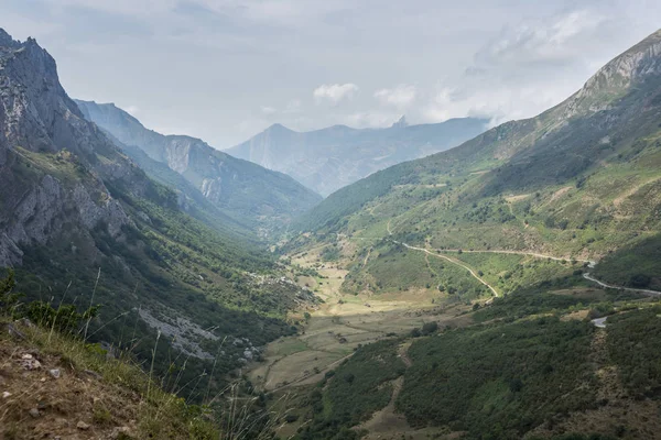 Vista sulla Valle della Saliencia, Riserva Naturale Somiedo — Foto Stock