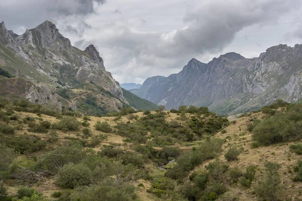 Nehir Rio del Valle, Somiedo doğa rezerv Vadisi