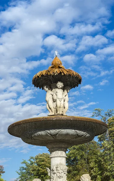 Cherubs on the Artichoke Fountain — Stock Photo, Image