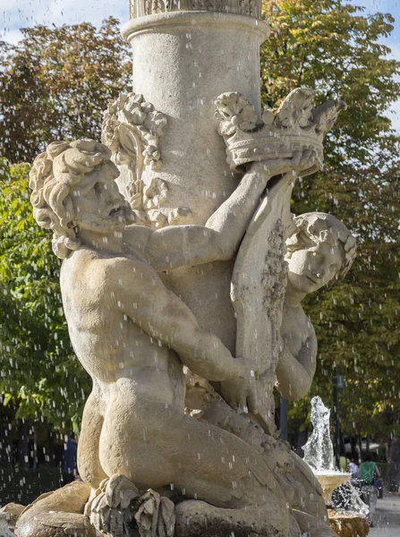 Detalle de la Fuente de Alcachofa, en el Parque del Retiro, Madrid, España — Foto de Stock