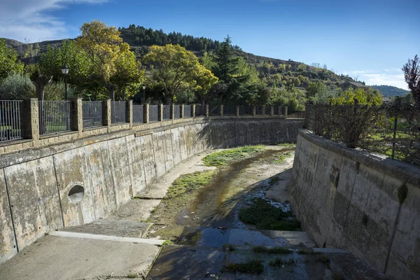 Kanalisering van de rivier Riguel — Stockfoto