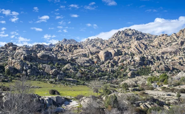 Formazioni rocciose granitiche a La Pedriza — Foto Stock