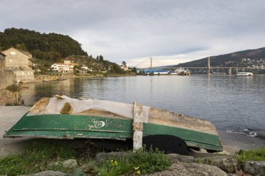 Vigo Haliç karaya eski balıkçı teknesi