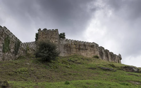 Mura difensive della Fortezza di Monterreal — Foto Stock