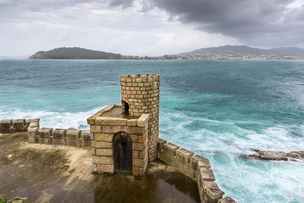 Monterreal kalenin savunma Kulesi