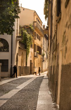 Sunny sokak Verona