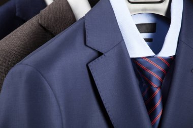 oklava tutan kadın şef 