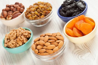 Kase ile fındık ve kuru meyve 