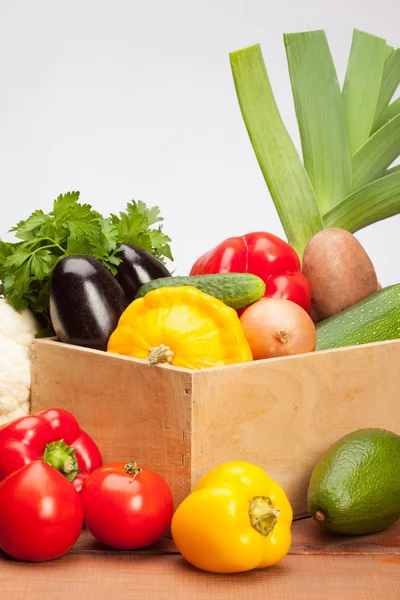 Fresh vegetables in wooden box — Stock Photo, Image