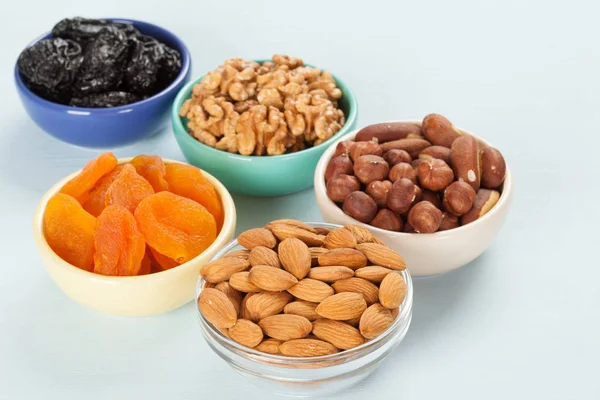 Kase ile fındık ve kuru meyve 