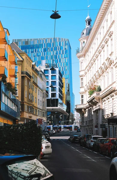 Farbenfroher moderner Blick auf die Wiener Straßen — Stockfoto