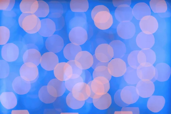 Parlak bokeh mavi ve mor sönmüş ışıklar — Stok fotoğraf