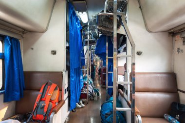 Onboard Chiang Mai için Bangkok gece uyuyan tren