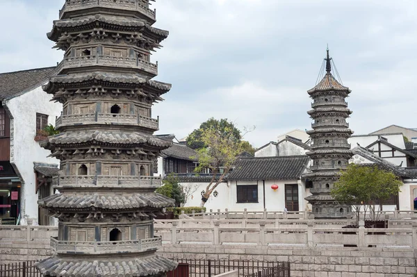 Twin pagodas en Nanxiang ciudad antigua, Shanghai, China —  Fotos de Stock