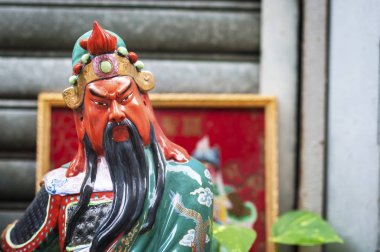 Popüler Çin Tanrı Guan Yu Hong içinde Sokak bir tapınak, heykeli