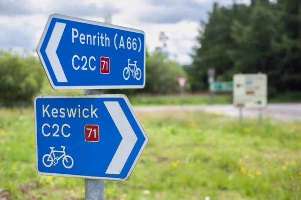 Signpost on C2C Route 71 of the UK's National Cycle Network from Whitehaven to Tynemouth — Stock Photo, Image