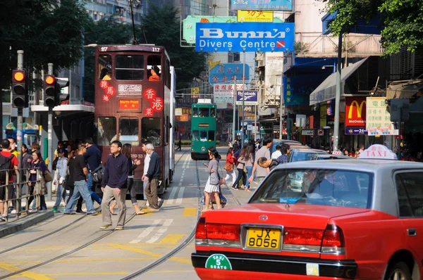 Upptagen Hong Kong street scen, Wan Chai — Stockfoto