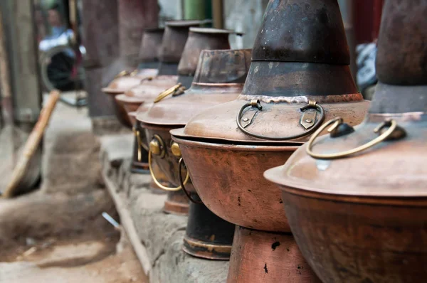 Chinese hot pot containers outside a Beijing restaurant — Stock Photo, Image