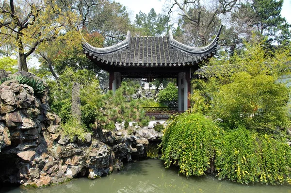 Pabellón en el Lion Grove Garden, Suzhou, China — Foto de Stock