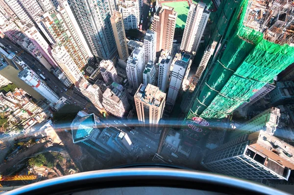 Looking down on Wan Chai from the Hopewell Centre's glass sightseeing lift — Stock Photo, Image
