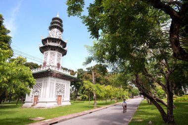 Çince tarzı Saat Kulesi Lumpini Park, Bangkok, Tayland