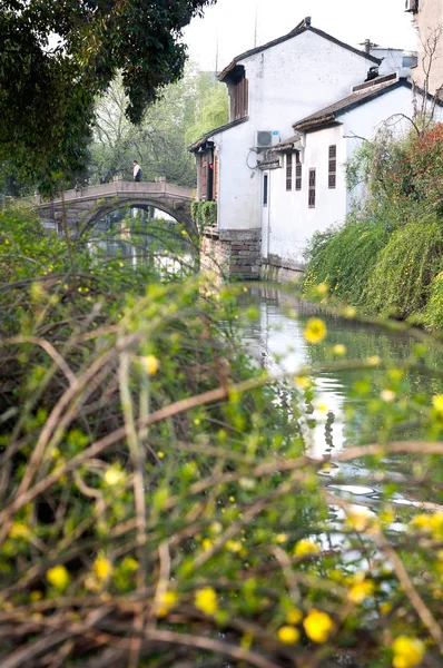 Temprano en la mañana en Pingjianglu, Suzhou, China — Foto de Stock