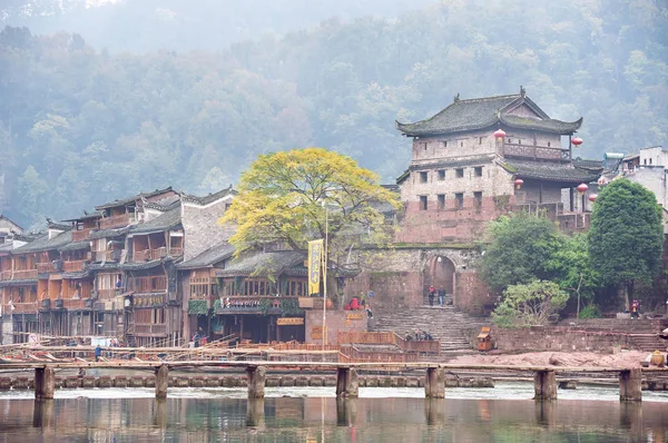 Πύργος Βόρεια Πύλη Και Tuojiang Ποτάμι Fenghuang Επαρχία Χουνάν Κίνα — Φωτογραφία Αρχείου