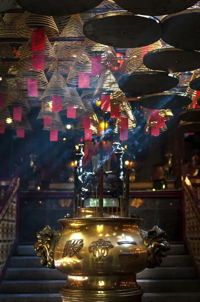 Man Mo Temple interior, Hong Kong Island — Stock Photo, Image