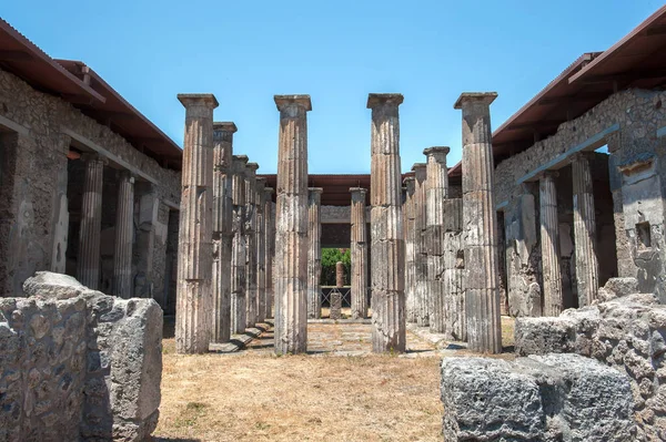 Ancient Doric Columns Stand Remains House Marcus Epidius Rufus Also — Stock Photo, Image