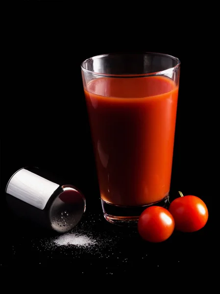 Tomatensaft im Glas — Stockfoto