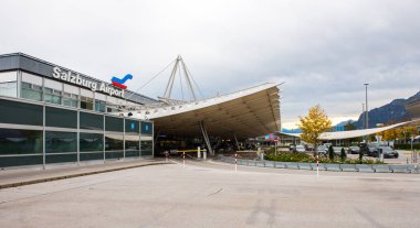 SALZBURG, AUSTRIA - 20 Ekim 2019: Salzburg Havaalanı (W.A. Mozart Salzburg Havaalanı.