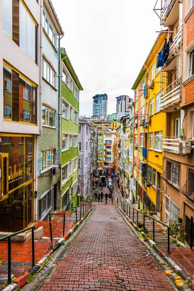 İSTANBUL, TÜRK 15 ARALIK 2019 BESIKTAS. İstanbul 'un Beşiktaş ilçesinden sokak manzarası.