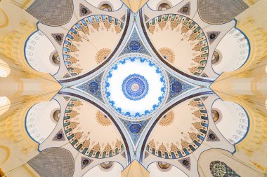 İSTANBUL, TURKEY - 12 Mart 2019: CAMLICA MOSQUE, İstanbul, Türkiye. Camlica Camii Türkiye 'nin en büyük camii.