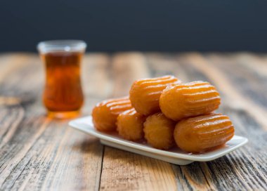 Geleneksel Türk Tatlısıyla Türk Çayı.