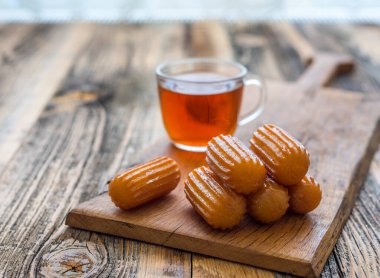 Geleneksel Türk Tatlısıyla Türk Çayı.