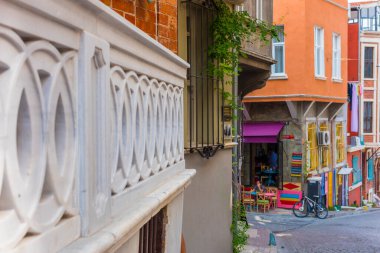 Eski şehir Balat 'ta renkli evler. İstanbul, Türkiye.