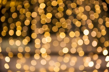Bulanık Bokeh 'li Noel ışıkları. Sokakta gece lambaları. Bokeh ışığı soyut arkaplan