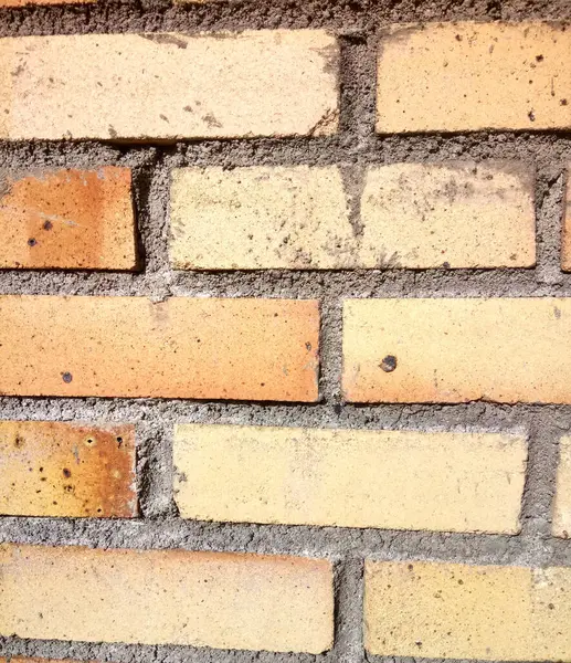 Gelbes Mauerwerk Mit Zementmörtel Beschmiert — Stockfoto