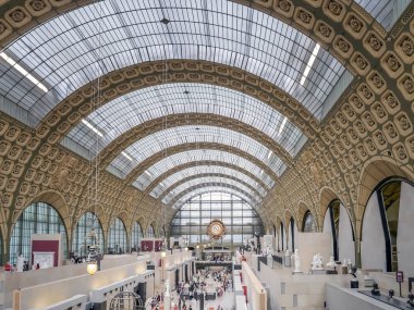 D'Orsay Müzesi büyük salonunda